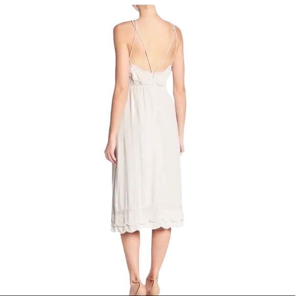 Elliat Elation NWT Scallop Open-Back Hem Dress in Taupe - S - Picture 8 of 13